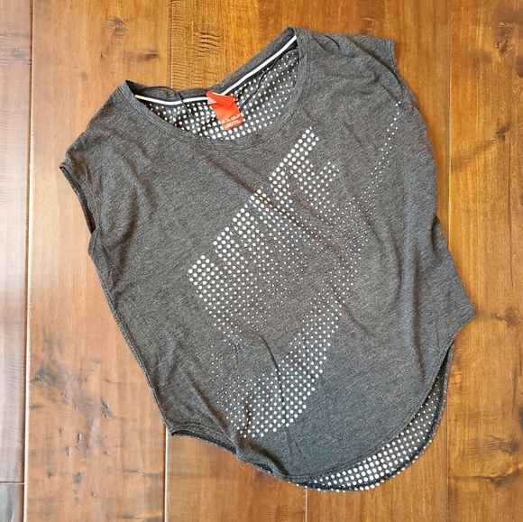Nike Tops - Nike Tee